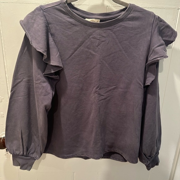 Universal Thread Purple Ruffled Sweatshirt - Picture 1 of 3